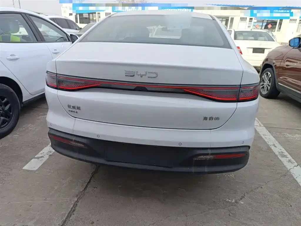 BYD Seal 05 DM-i — фото 8