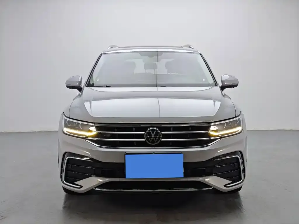Volkswagen Tiguan L — фото 2
