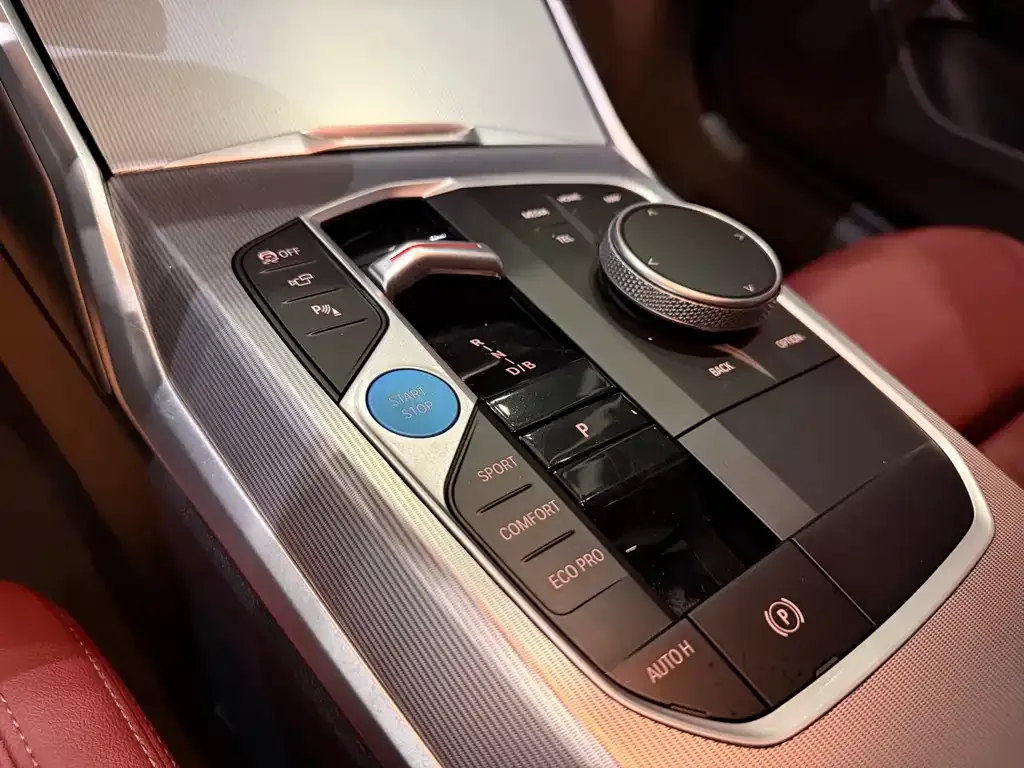 BMW i4 — фото 9