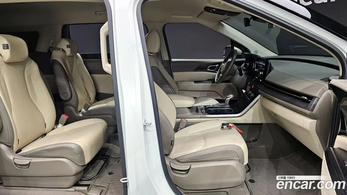 Kia Carnival — фото 10