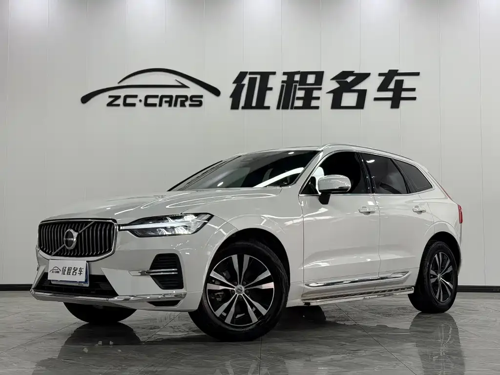 Volvo XC60 — фото 1