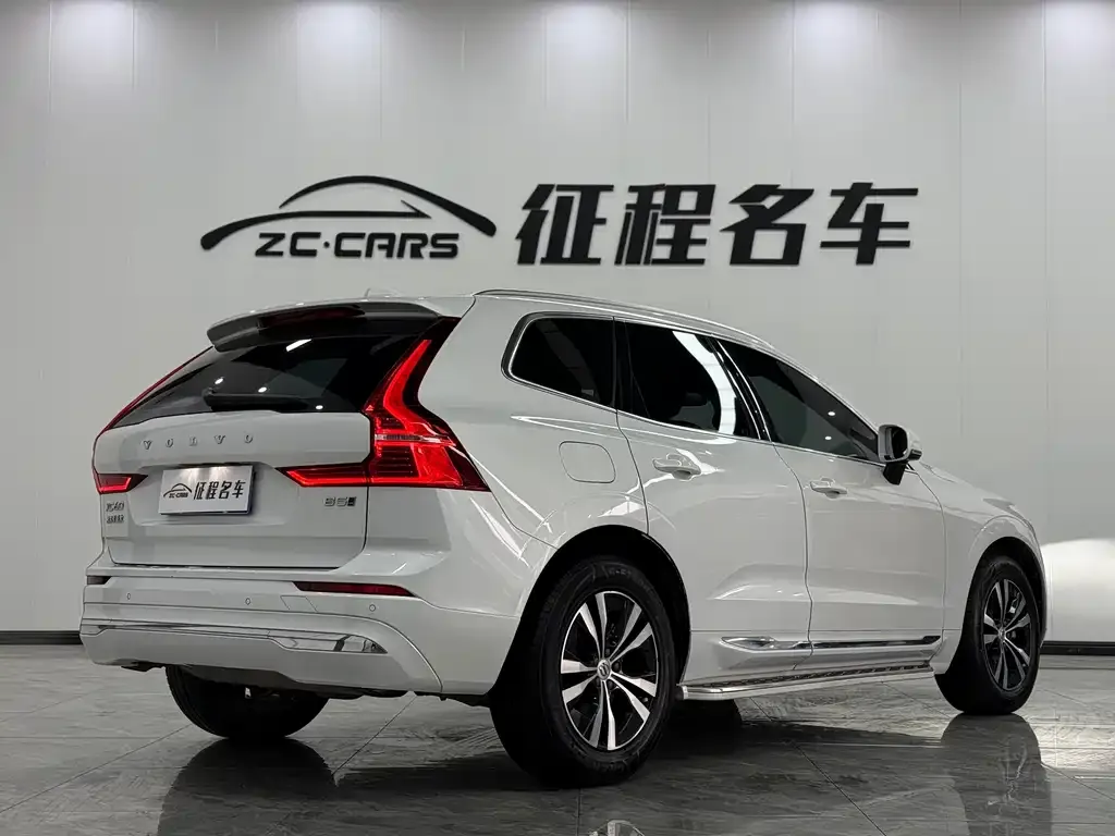 Volvo XC60 — фото 9