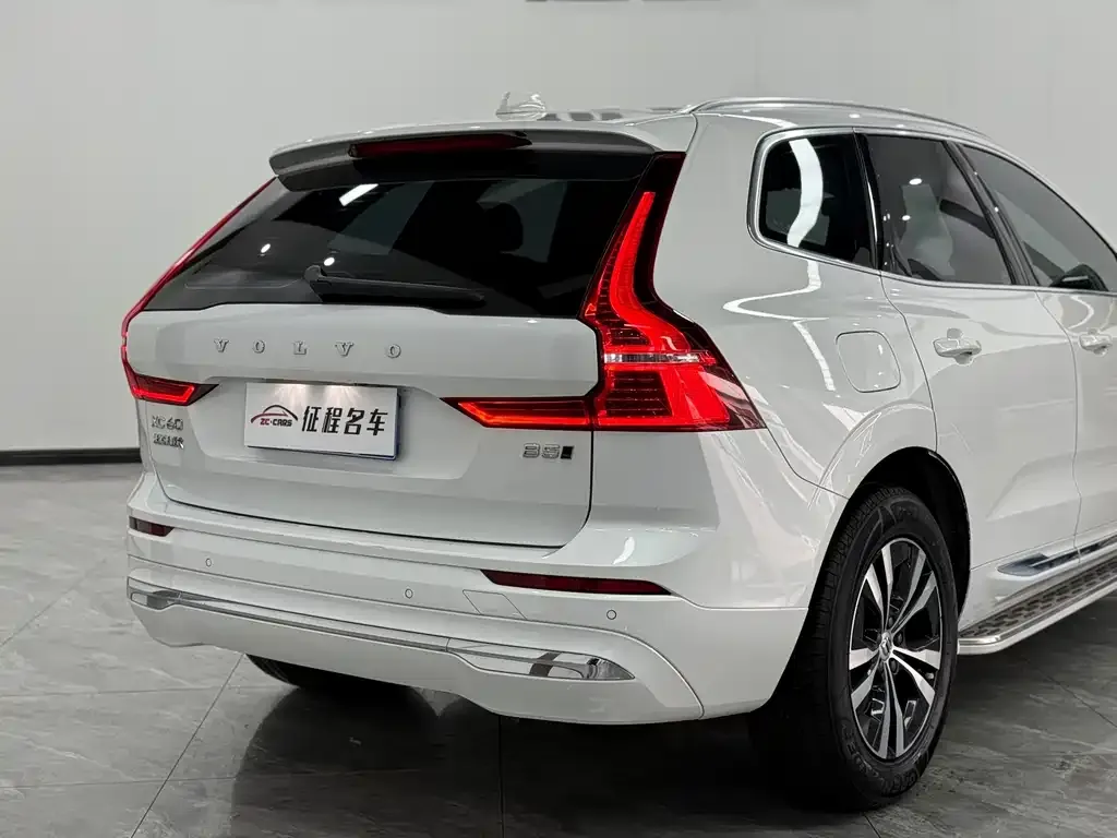 Volvo XC60 — фото 5