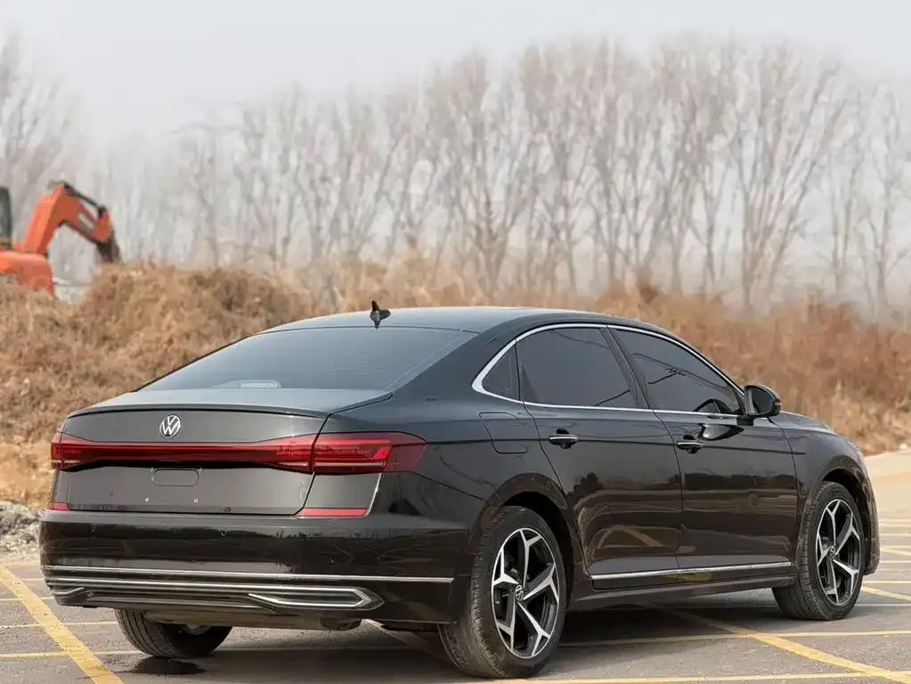 Volkswagen Passat — фото 9