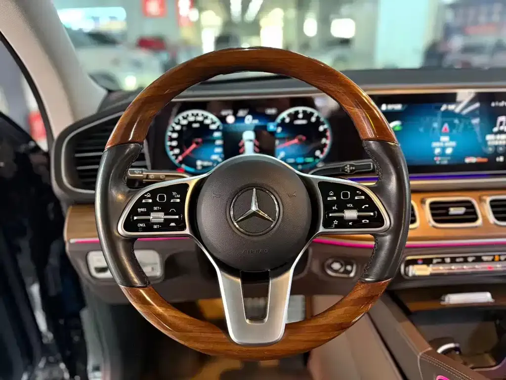 Mercedes-Benz GLS — фото 2