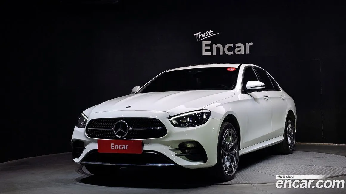 Mercedes-Benz E-Class — фото 1