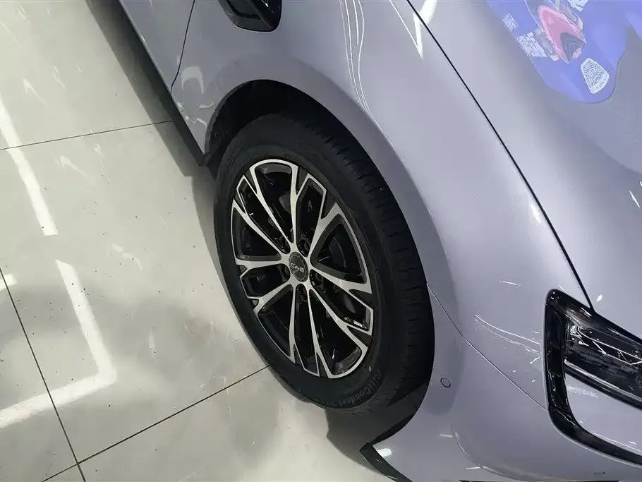 BYD Seal — фото 3