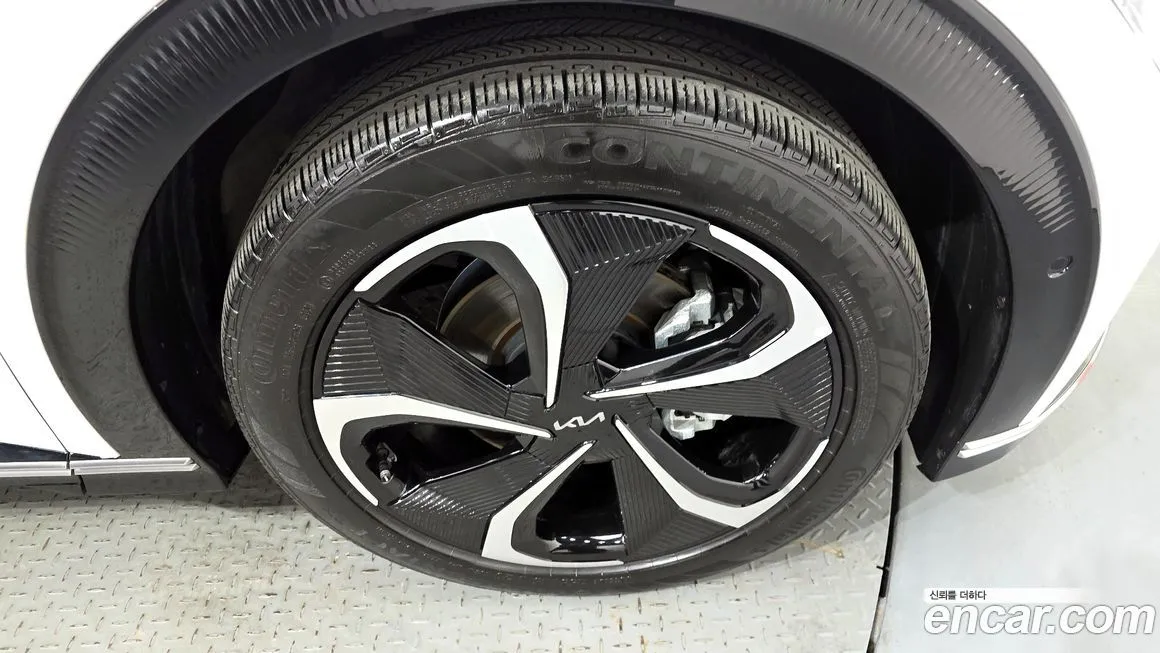 Kia EV6 — фото 8