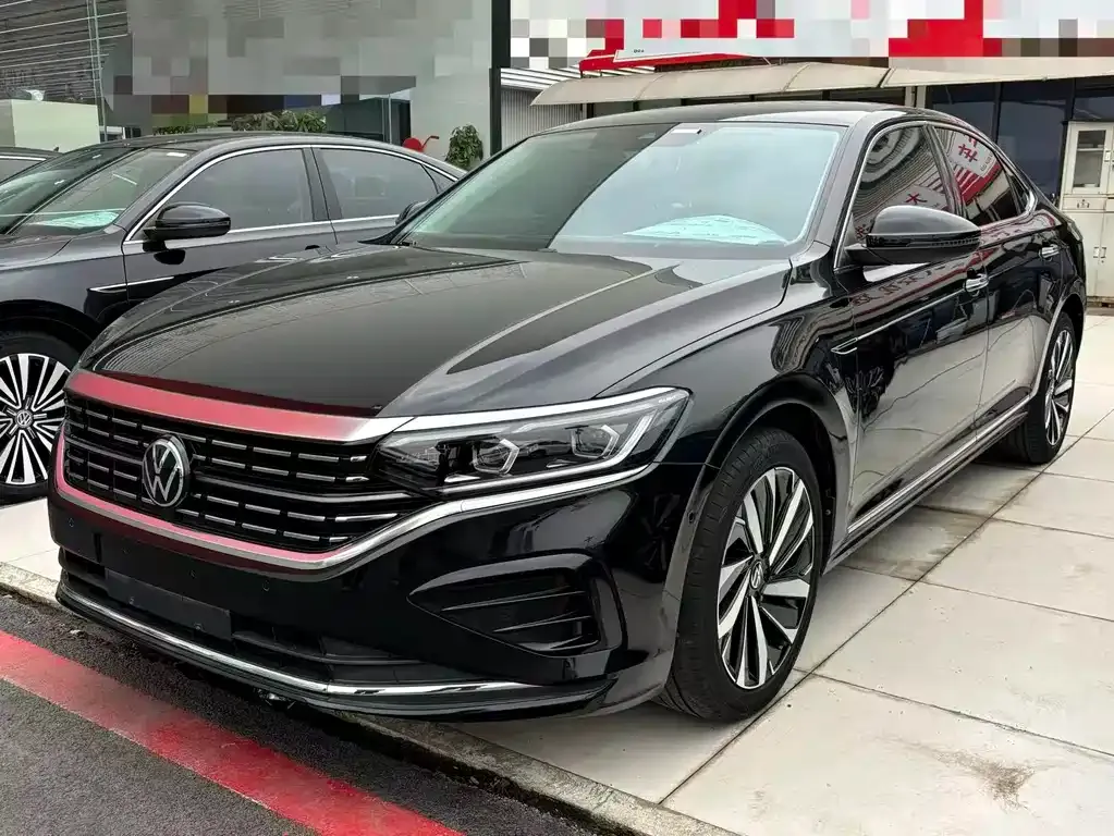 Volkswagen Passat — фото 1