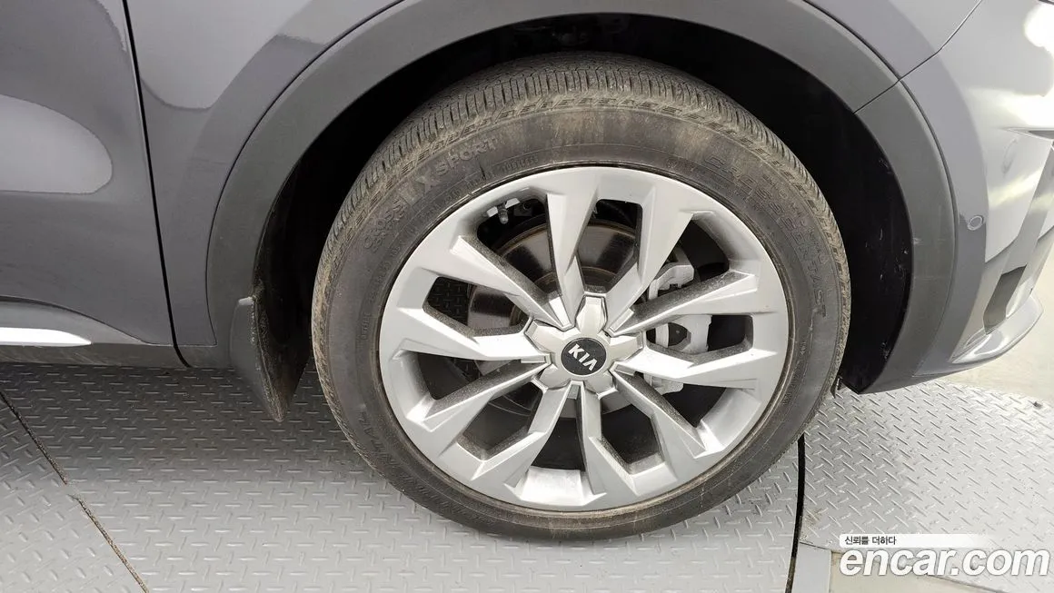 Kia Sorento — фото 5