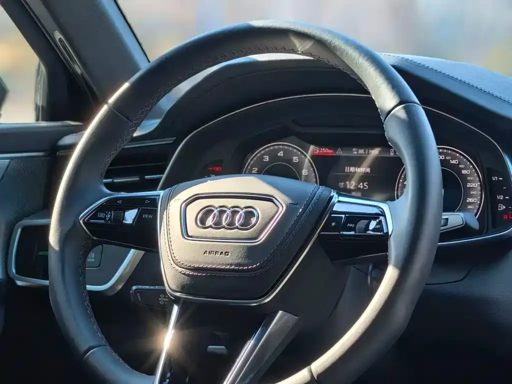 Audi A6L — фото 4
