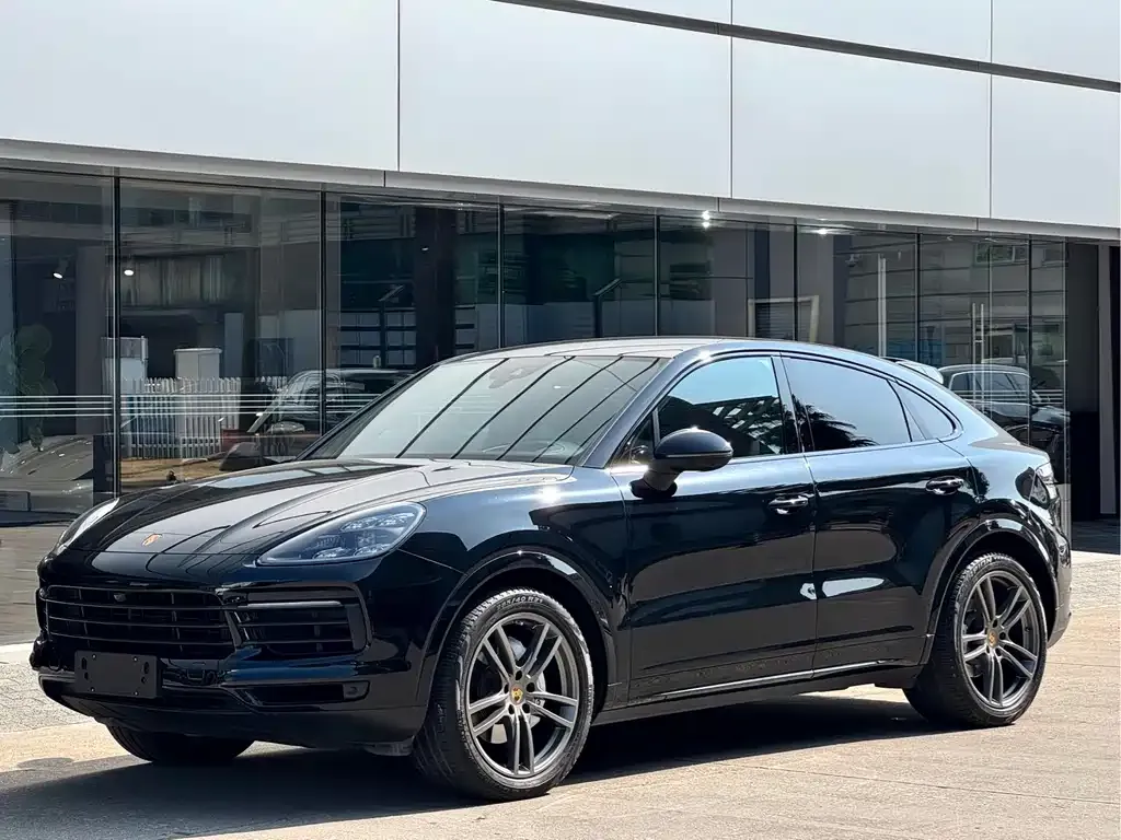 Porsche Cayenne — фото 1