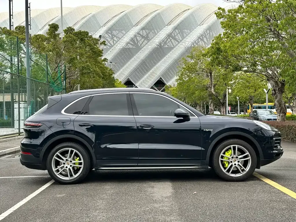 Porsche Cayenne Hybrid — фото 5