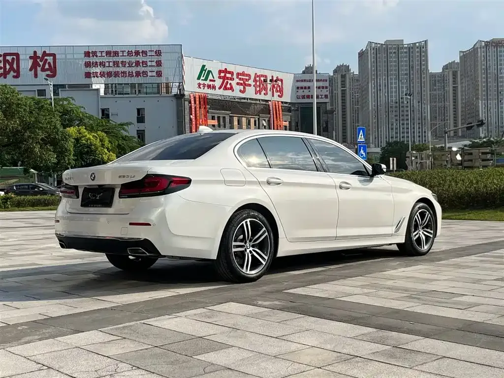 BMW 5 Series — фото 10