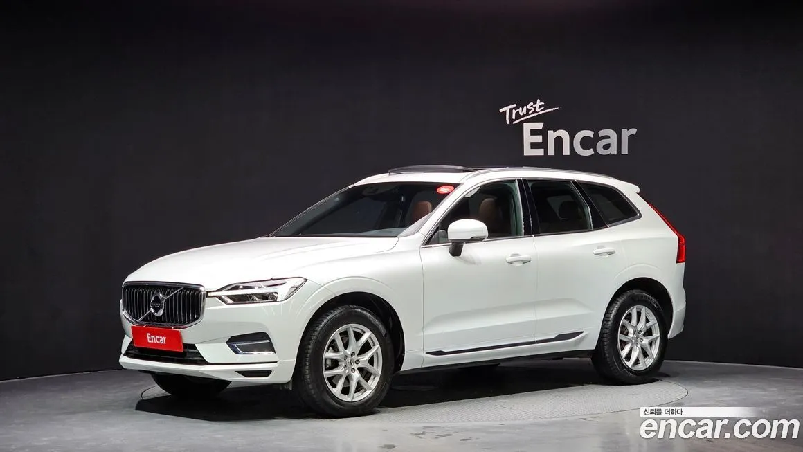 Volvo XC60 — фото 1
