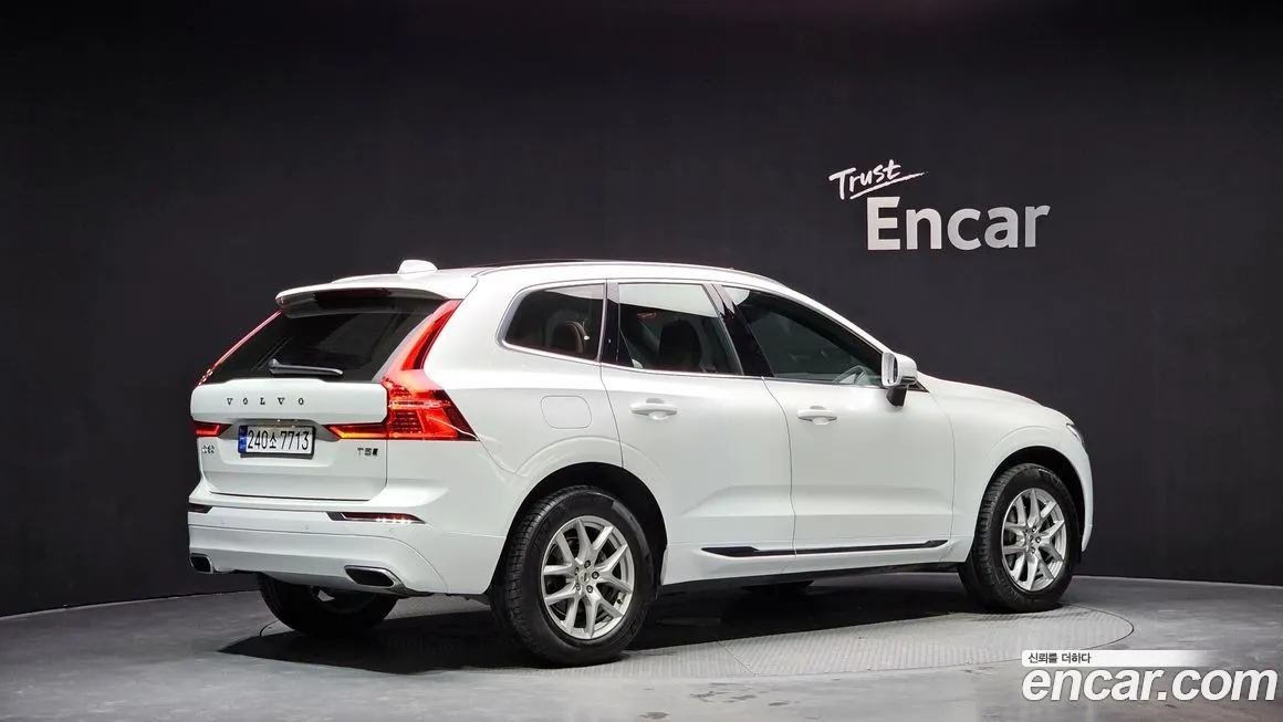 Volvo XC60 — фото 2