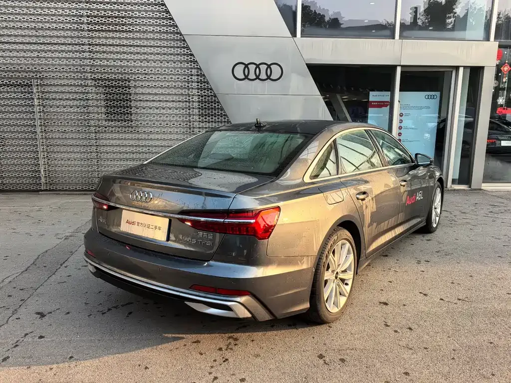 Audi A6L — фото 8