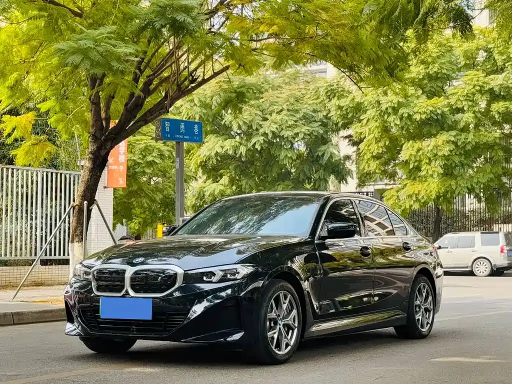 BMW i3 — фото 1