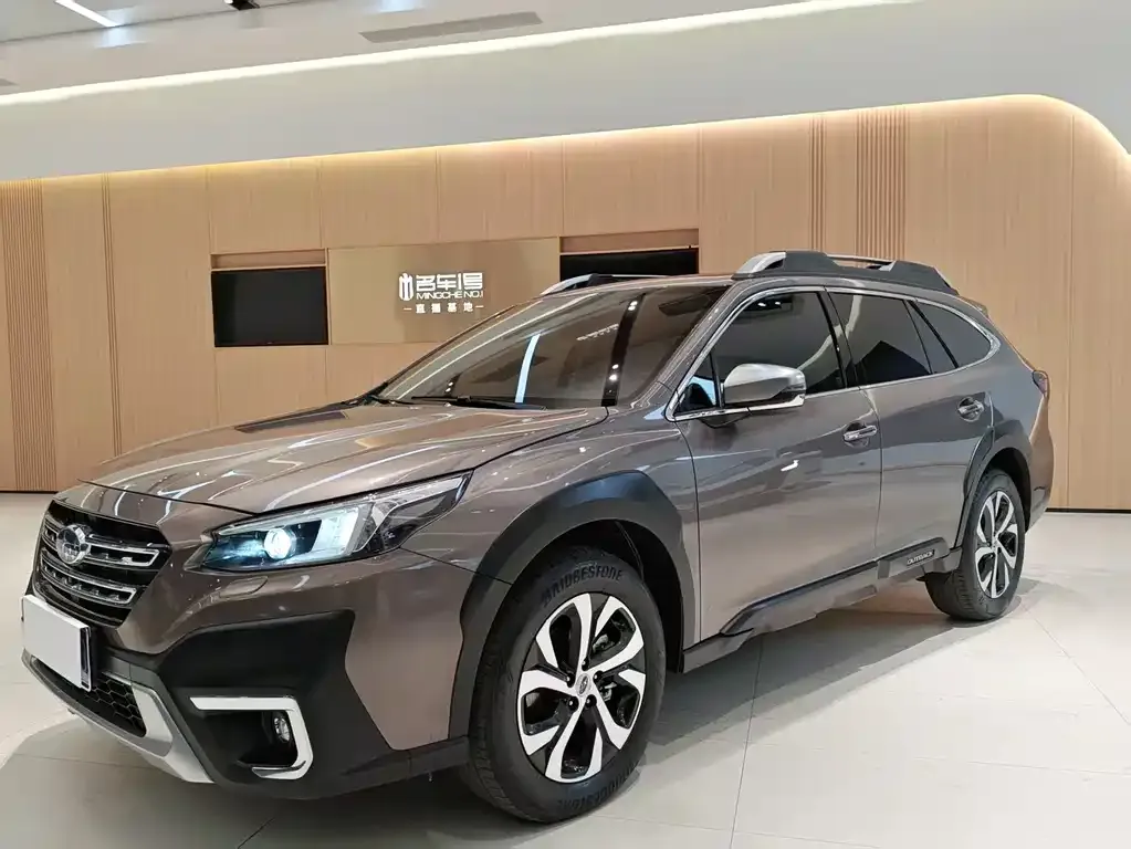 Subaru Outback — фото 1