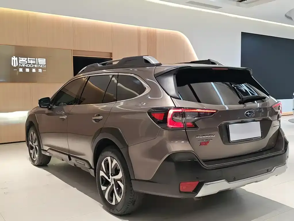 Subaru Outback — фото 8
