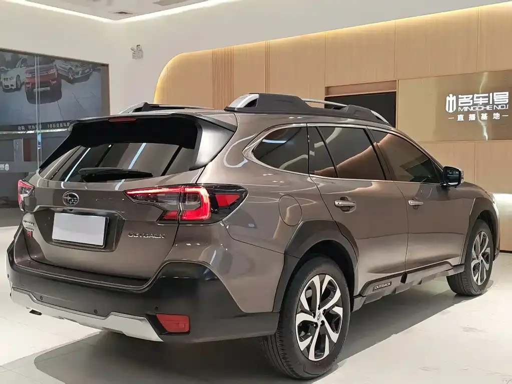 Subaru Outback — фото 3