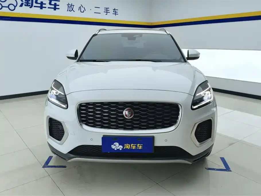 Jaguar E-PACE — фото 6