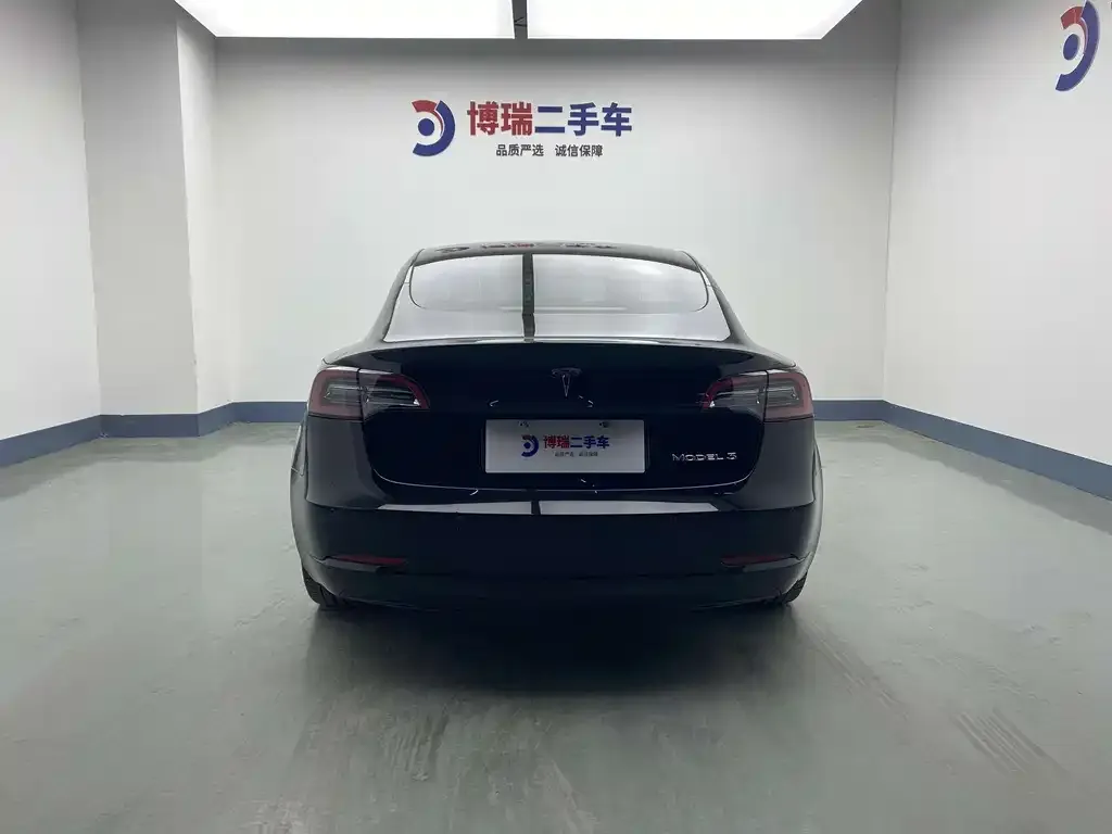Tesla Model 3 — фото 4