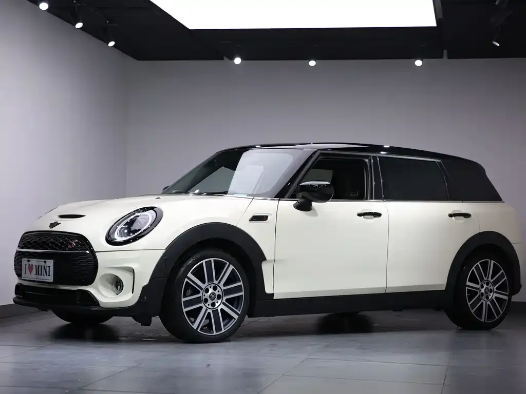 MINI Clubman — фото 1