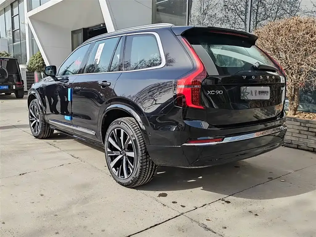 Volvo XC90 PHEV — фото 8