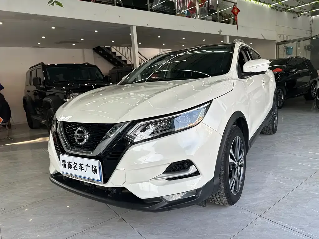Nissan Qashqai — фото 1