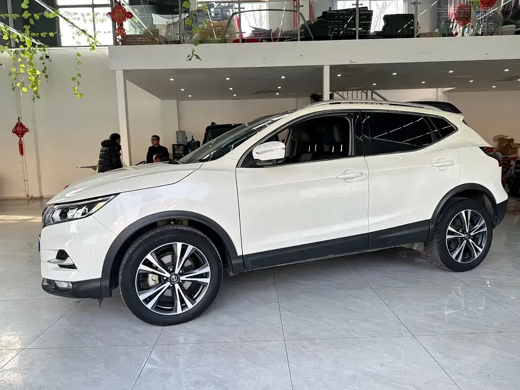 Nissan Qashqai — фото 4