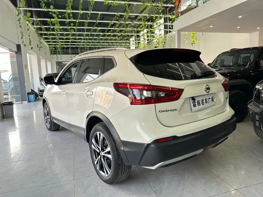 Nissan Qashqai — фото 8