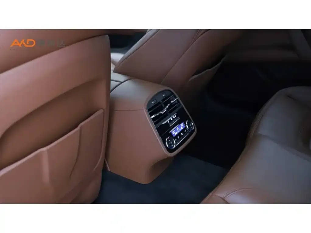 Maserati Quattroporte — фото 9