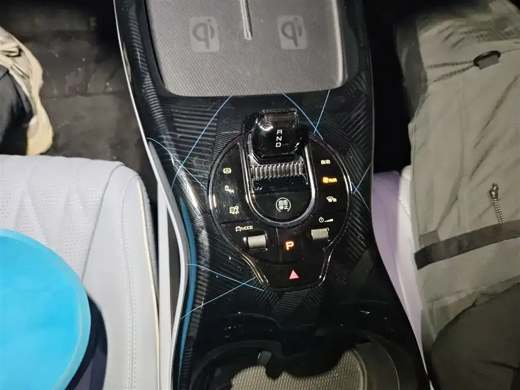 BYD Seal — фото 8