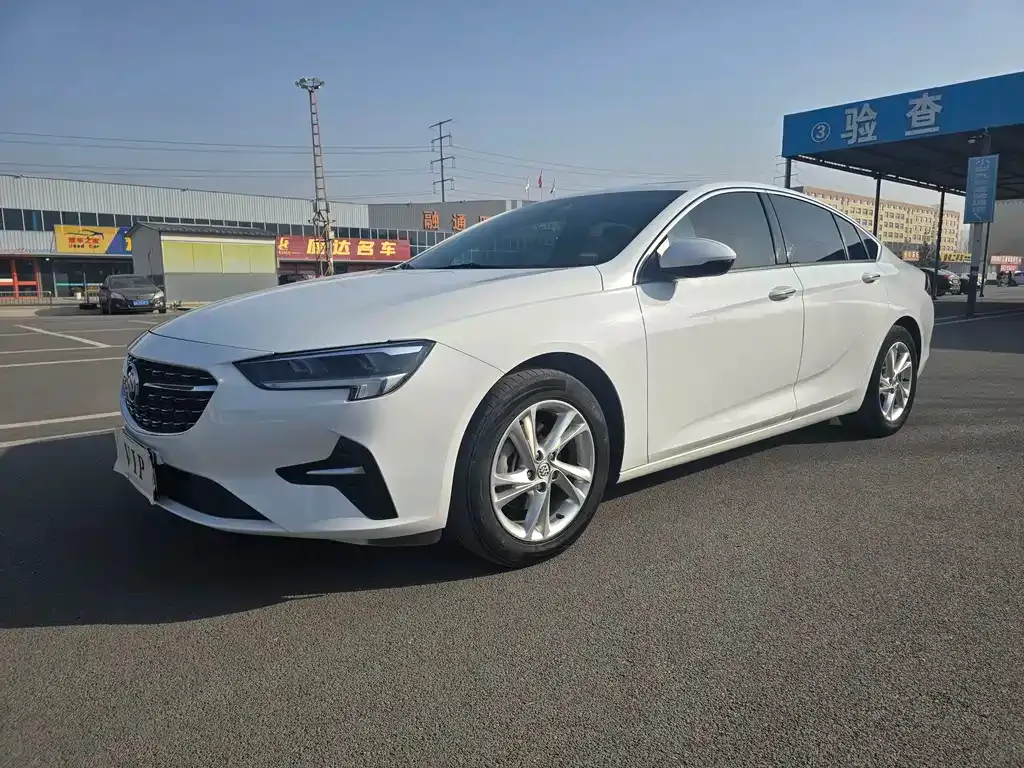 Buick Regal — фото 1