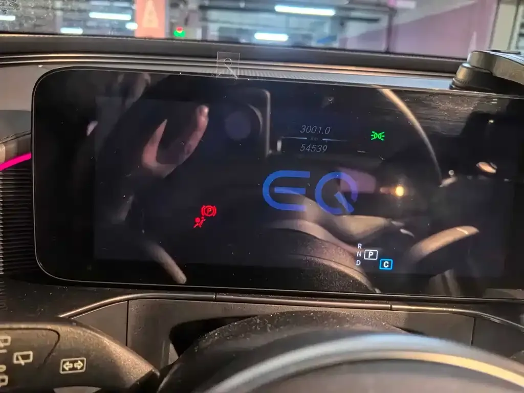 Mercedes-Benz EQC — фото 3