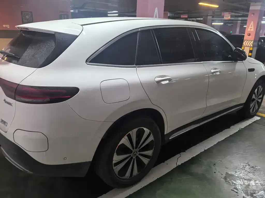 Mercedes-Benz EQC — фото 4