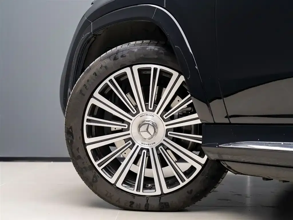 Mercedes-Benz GLS — фото 6