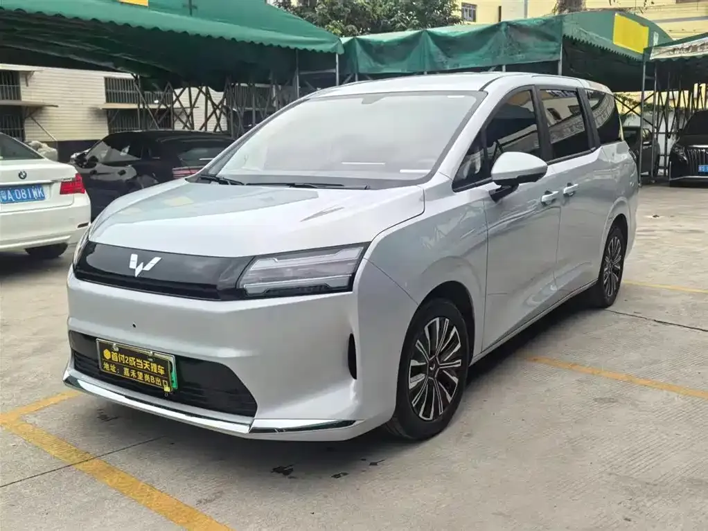 Wuling Starlight 730 New Energy — фото 1