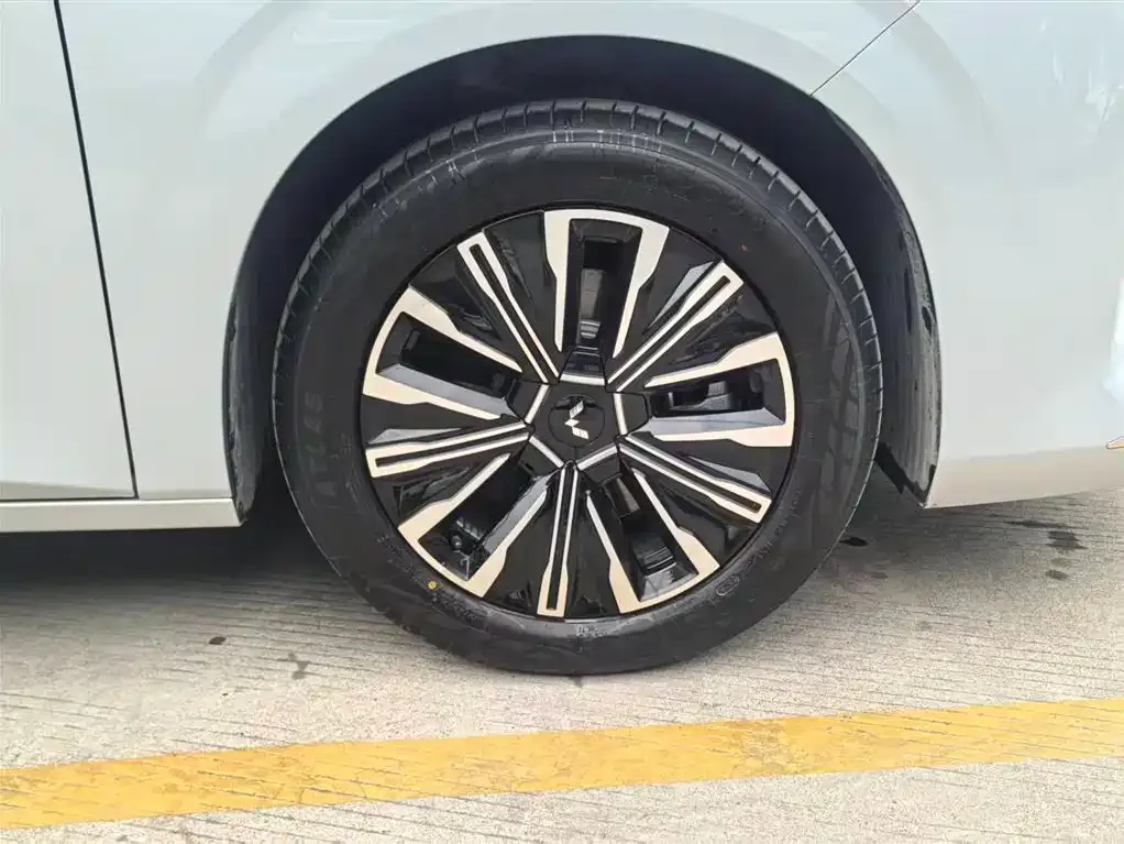 Wuling Starlight 730 New Energy — фото 6