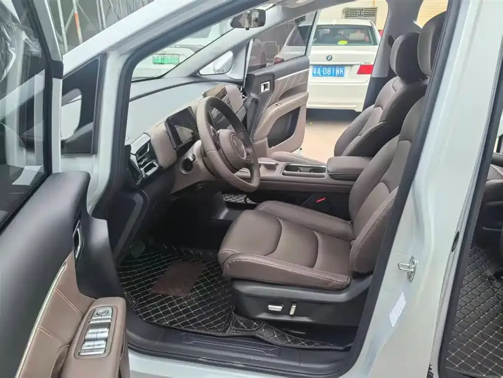 Wuling Starlight 730 New Energy — фото 2