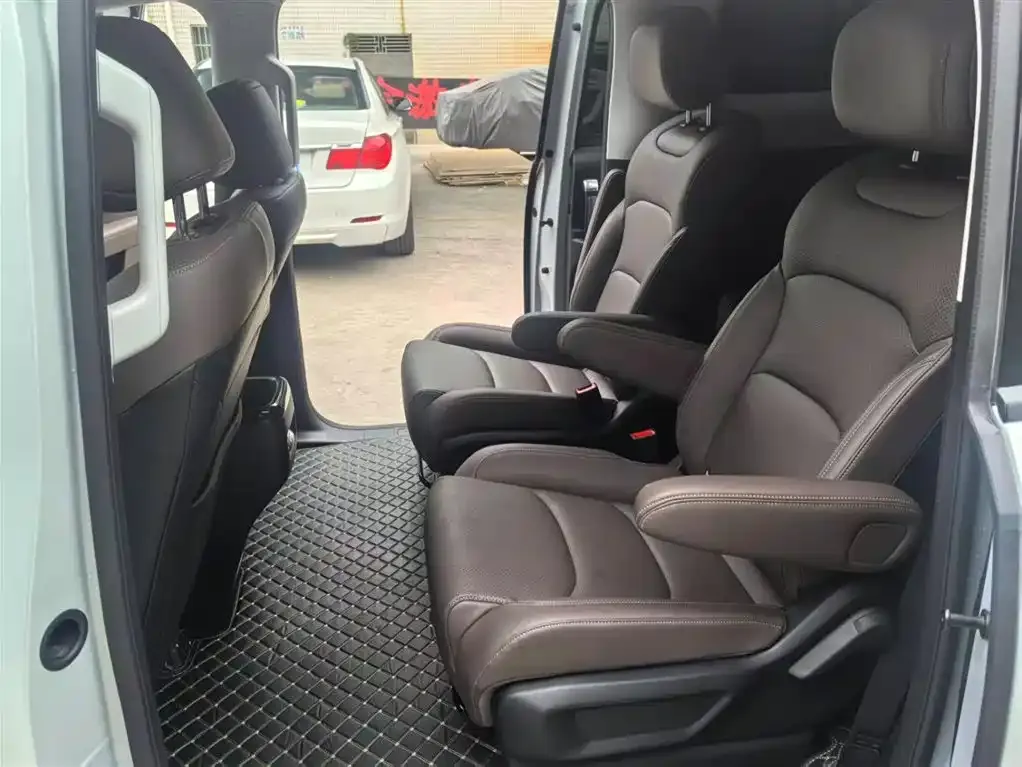 Wuling Starlight 730 New Energy — фото 7