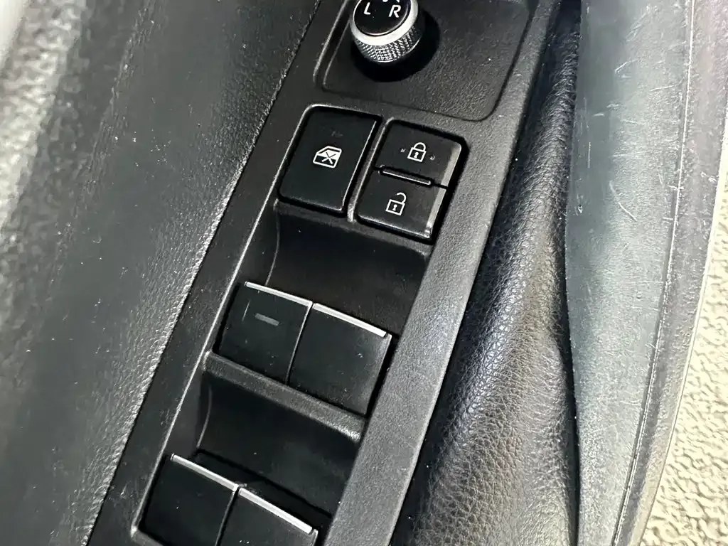 Toyota Corolla — фото 2