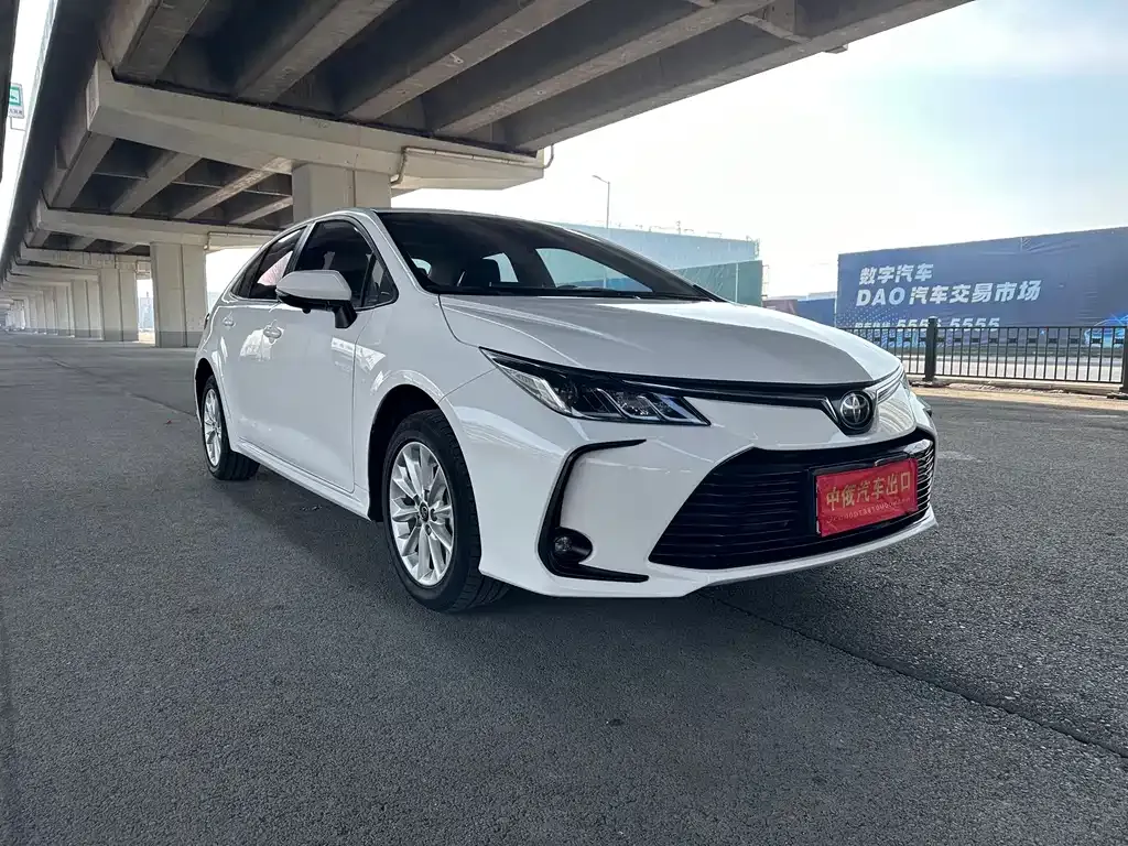 Toyota Corolla — фото 9