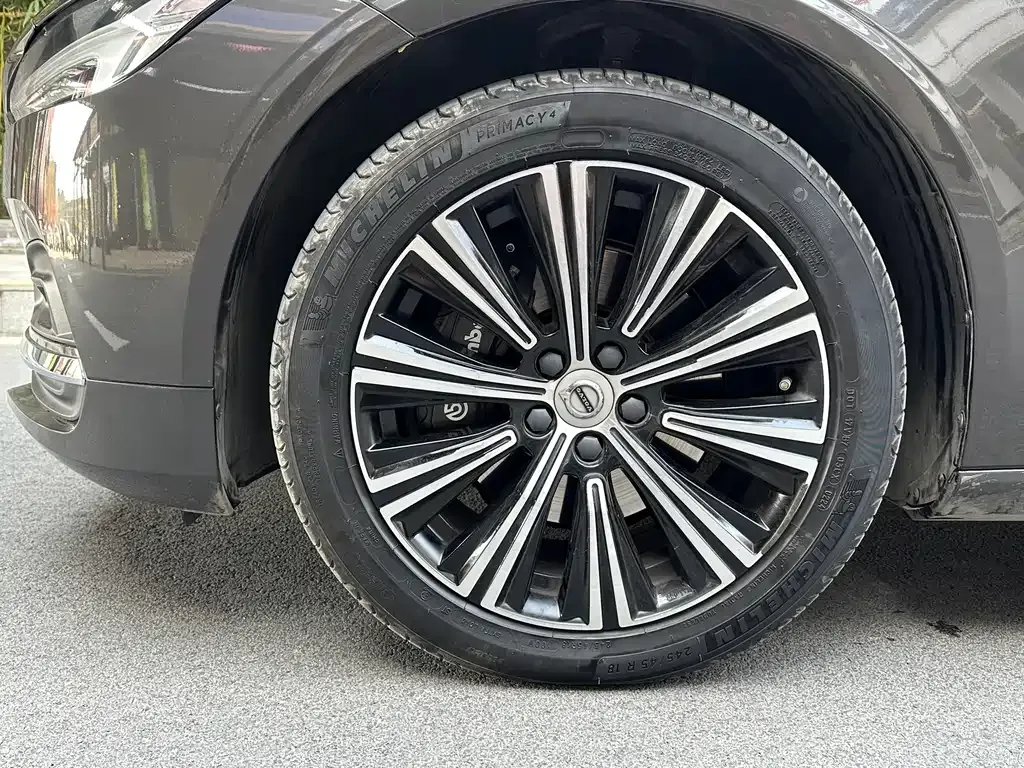 Volvo S90 — фото 3