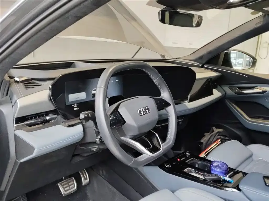Audi Q6L e-tron — фото 3