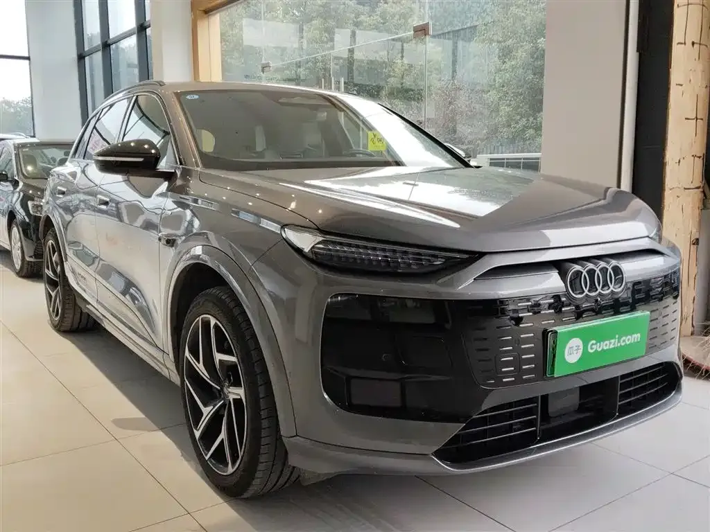 Audi Q6L e-tron — фото 7