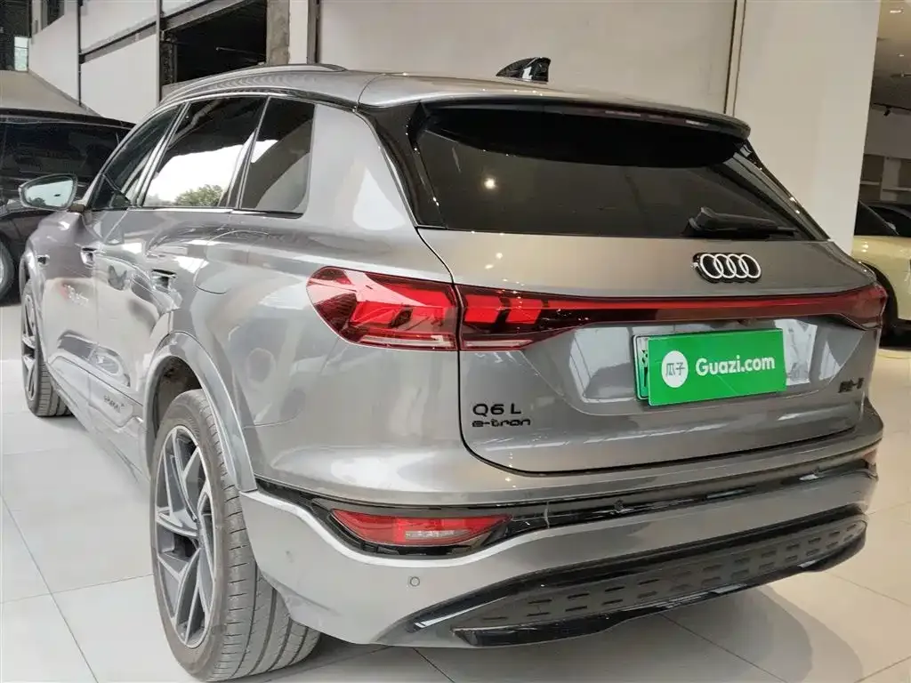 Audi Q6L e-tron — фото 2
