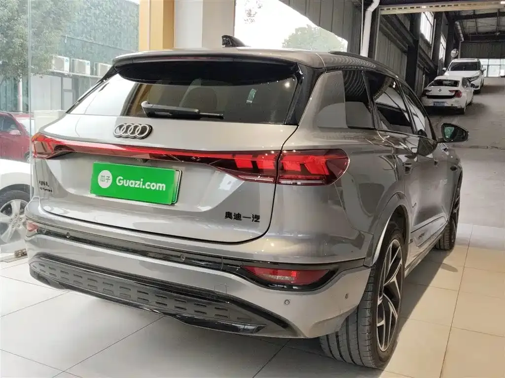 Audi Q6L e-tron — фото 9