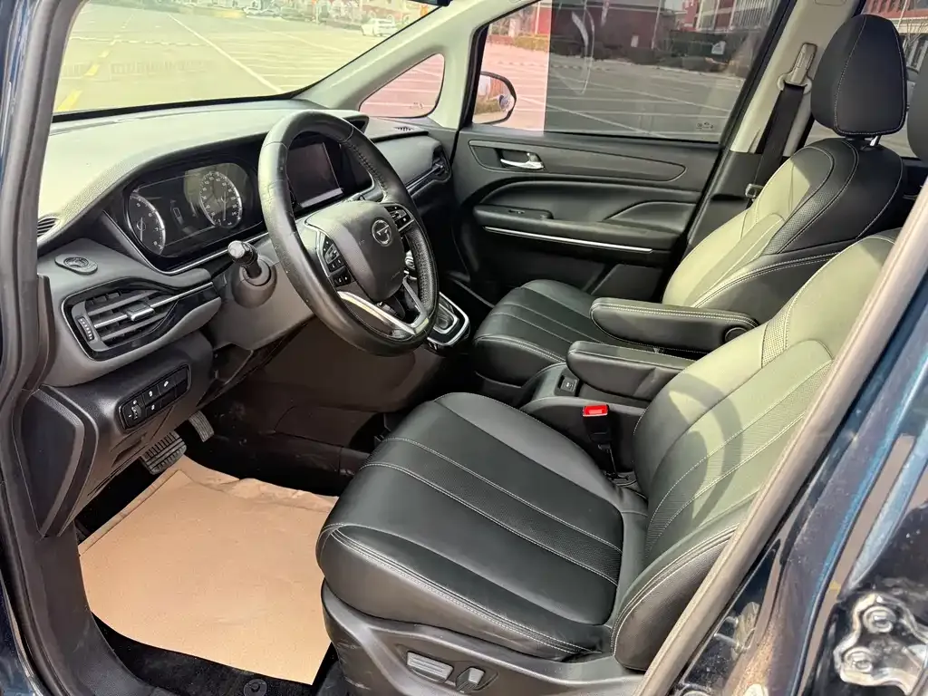 GAC Motor Trumpchi M6 — фото 10